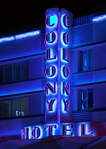 Colony Hotel Neon